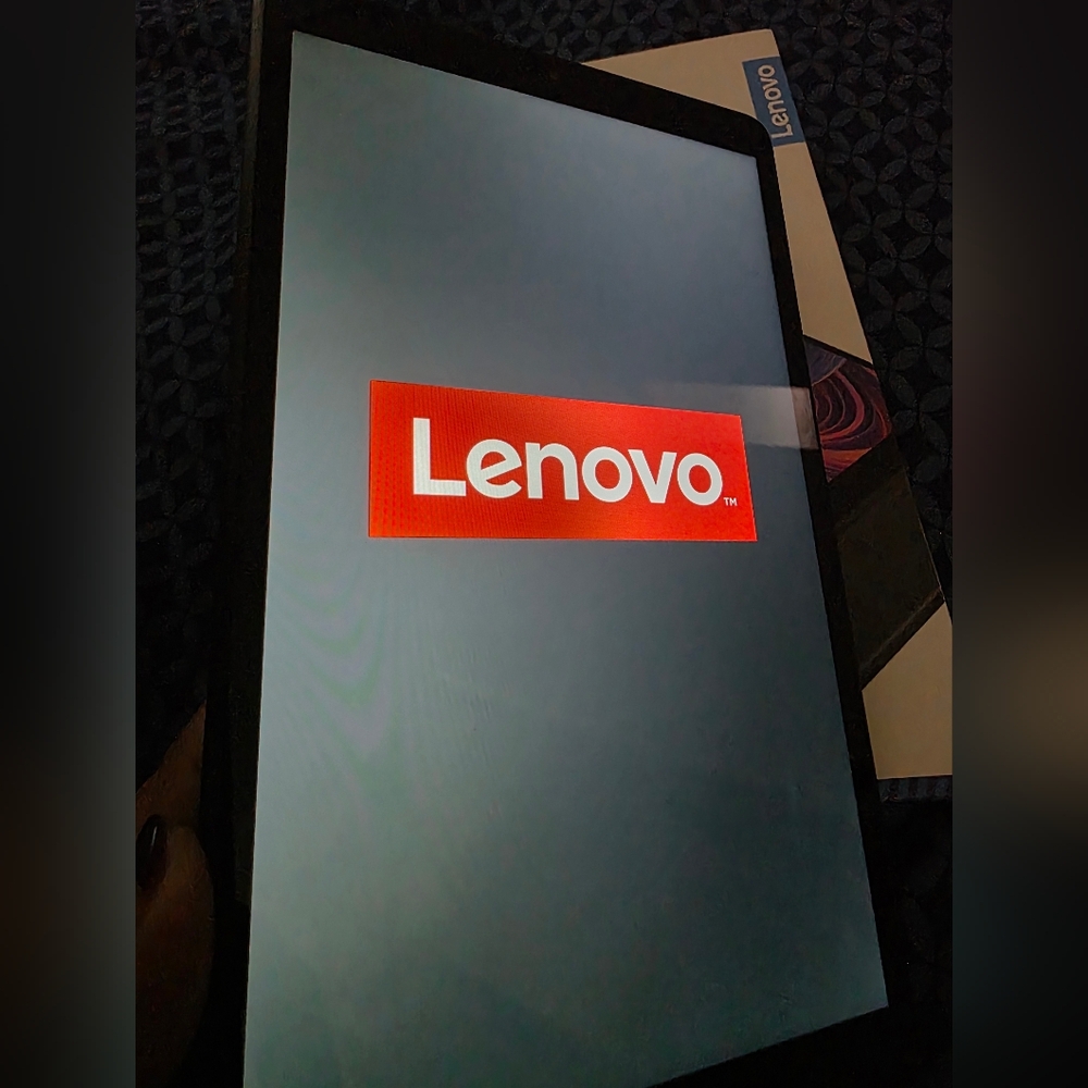 Lenovo Tab M8